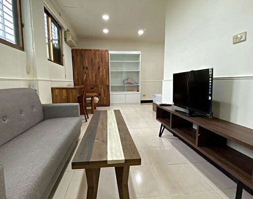 海山捷運景觀採光通風一房一廳 - Image 1