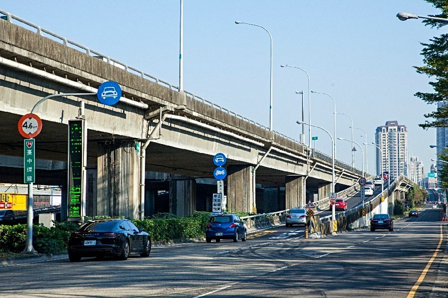 車程5分鐘可上台74號。