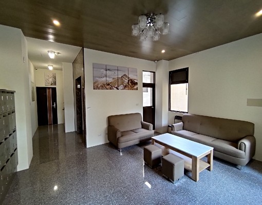 東勢電梯套房機車停車位家電傢俱全(可租補) - Image 1