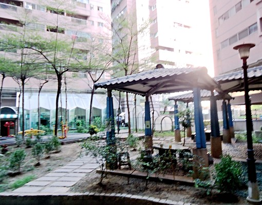 美裝潢大套房~有陽台~傢俱家電~台水台電~可租補 - Image 13