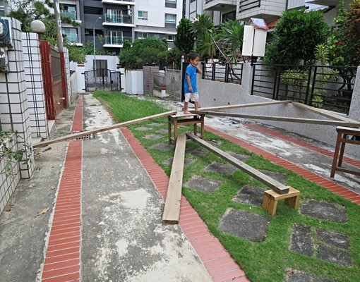 正東區雙車花園大透天可做工作室,長約可議 - Image 4