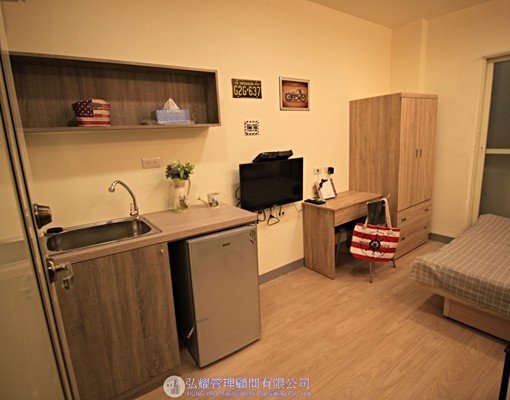 昆陽站4號~精緻裝潢含家具、家電陽台套房 - Image 1