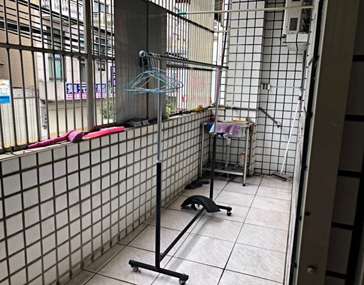 興仁路單人超大套房(可報稅、請補助大陽台,專屬洗衣機) - Image 6