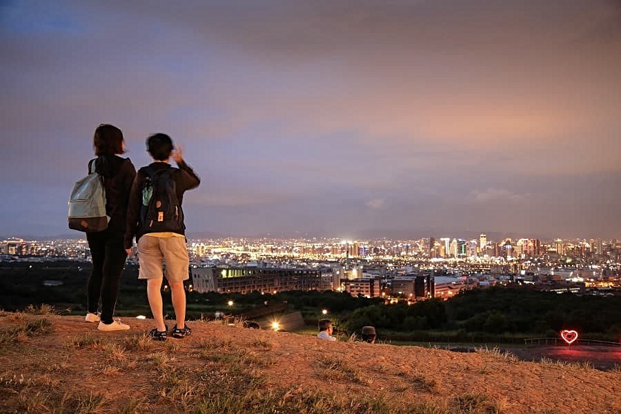 歡迎來望高寮風景區欣賞百萬夜景