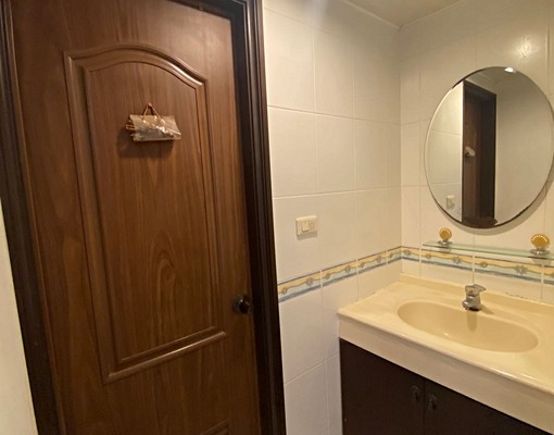 兩房,精裝潢一卡皮箱入住,適單身情侶夫妻(含汽機車位) - Image 8