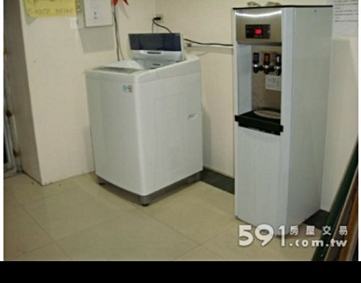 附機車位,汽車位(付費),垃圾箱,第四台,WIFI一樓套房。 - Image 3