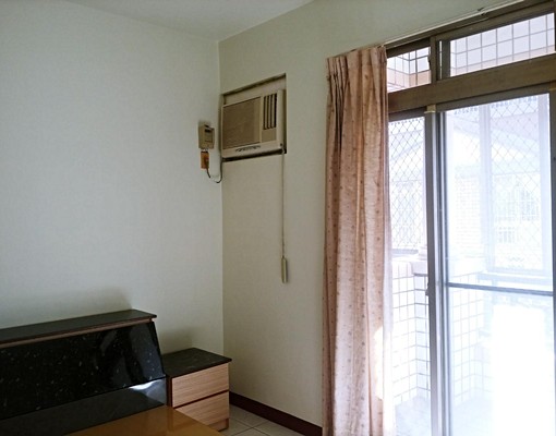 透天4樓半純住家,中庭花園,超大室內車庫 - Image 3