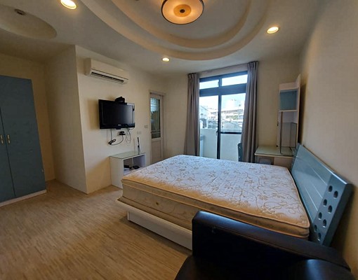 經絡一段～可租屋補助*維多利亞陽台洗衣機 - Image 1