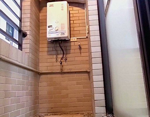 亞灣稀有獨門獨戶精裝兩房平車 - Image 4