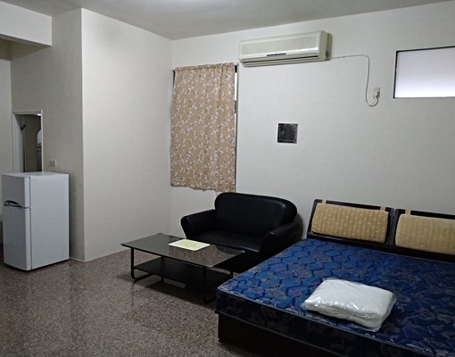 新竹市香山工業區大套房全新家具附有停車場 - Image 1