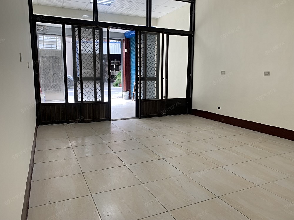 一樓客廳附冷氣