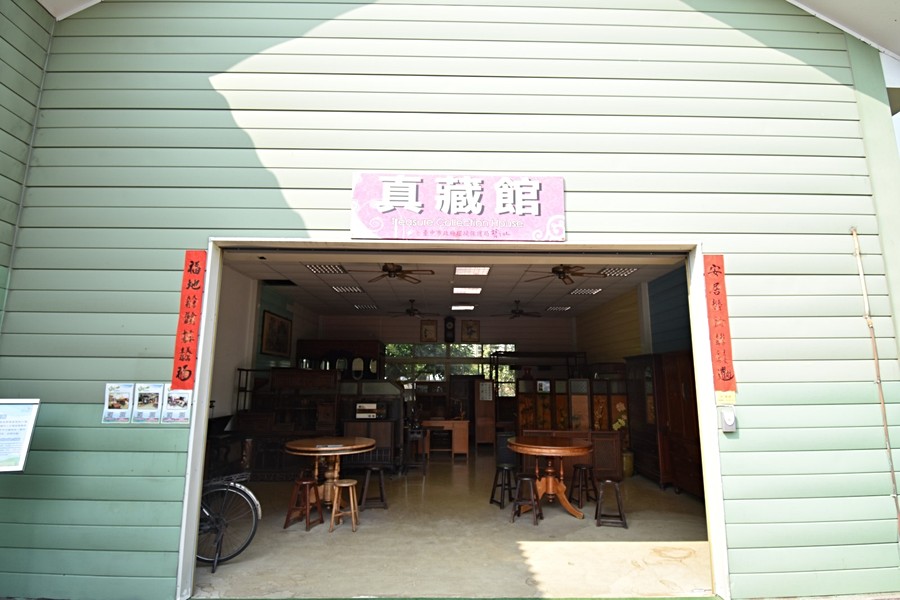 現場還有珍藏這種超古老家具