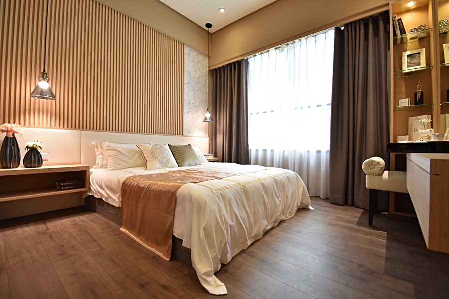 主臥下面大大的