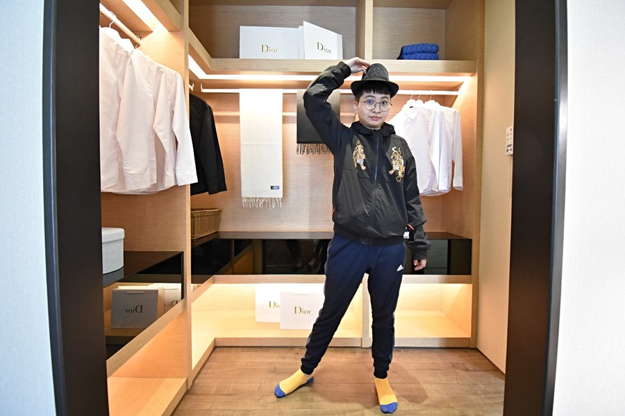 攝影師不好意思..我那個雙下巴的部分........