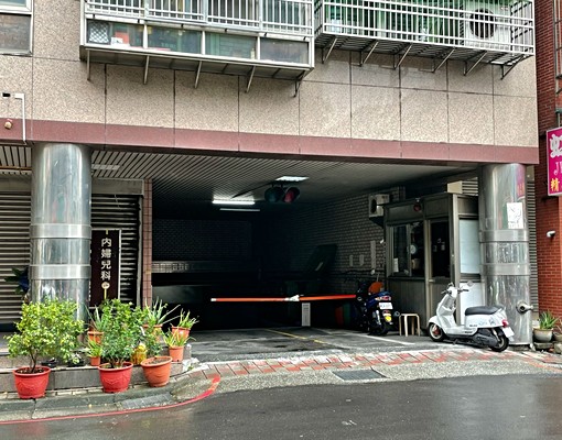 B3大樓停車位(可小休旅車) - Image 1