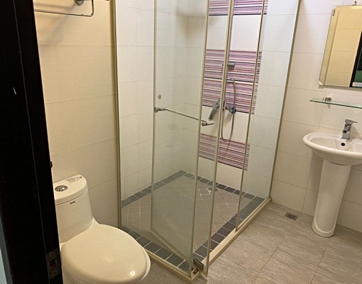 世界花園,有冷氣,7層樓電梯華廈的頂樓 - Image 11