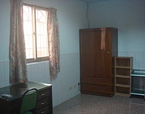 雅房出租(限女性,包水電,室內機車車位) - Image 2