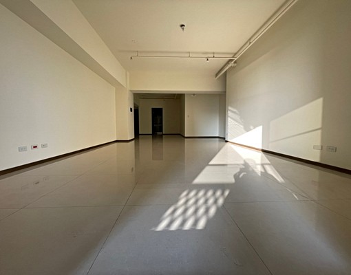 免仲介費~亞灣區~海景~大四房+雙平面車位 - Image 9