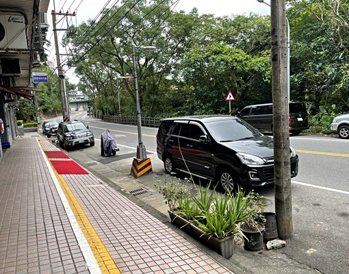 安康路新加坡面寬樓中樓大一樓 - Image 3