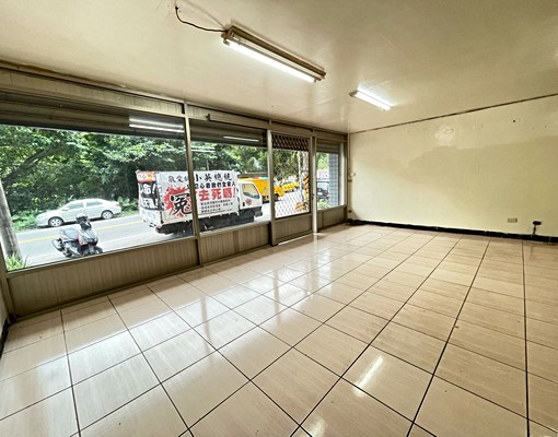 安康路新加坡面寬樓中樓大一樓 - Image 5