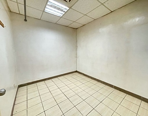 安康路新加坡面寬樓中樓大一樓 - Image 8