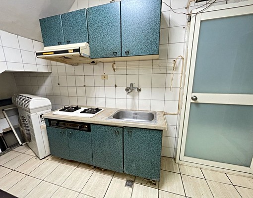 安康路新加坡面寬樓中樓大一樓 - Image 9