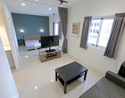 可貓可貓🍁租補電梯🍁超強採光🍁獨洗獨曬 - Image 1