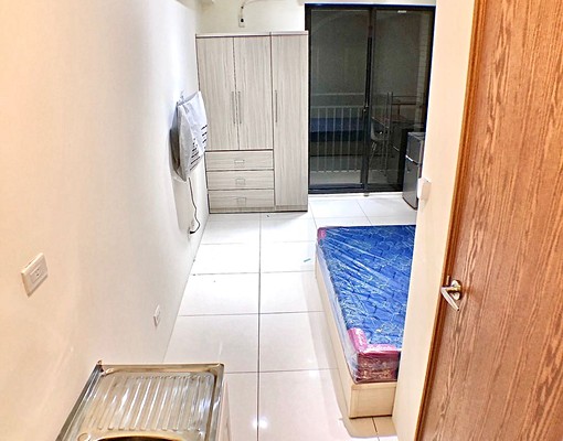 獨洗落地窗陽台|流理台|室內車|電梯含網路第四台管理費|中華 - Image 2