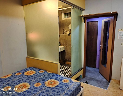 捷運公園旁套房(限女性男友可) - Image 1