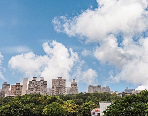 雙捷運公園景觀電梯大樓 - Image 1