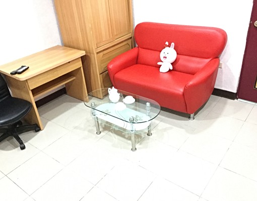 獨立個人洗衣機+倒垃圾+沙發+大對外窗+ - Image 2