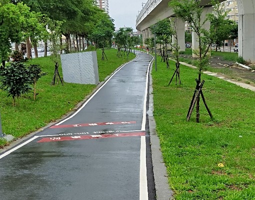 近中山醫,綠空廊道旁,優質套房限女生。 - Image 3