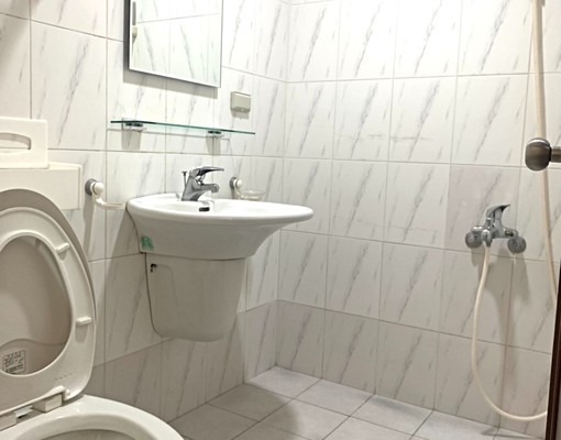 高CP大套房,採光好通風佳,個人洗衣機,39吋電視 - Image 4