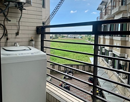 高CP大套房，採光好通風佳，個人洗衣機，39吋電視 - Image 5