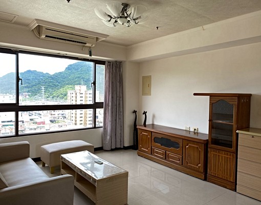 尊爵特區兩房車位 - Image 1