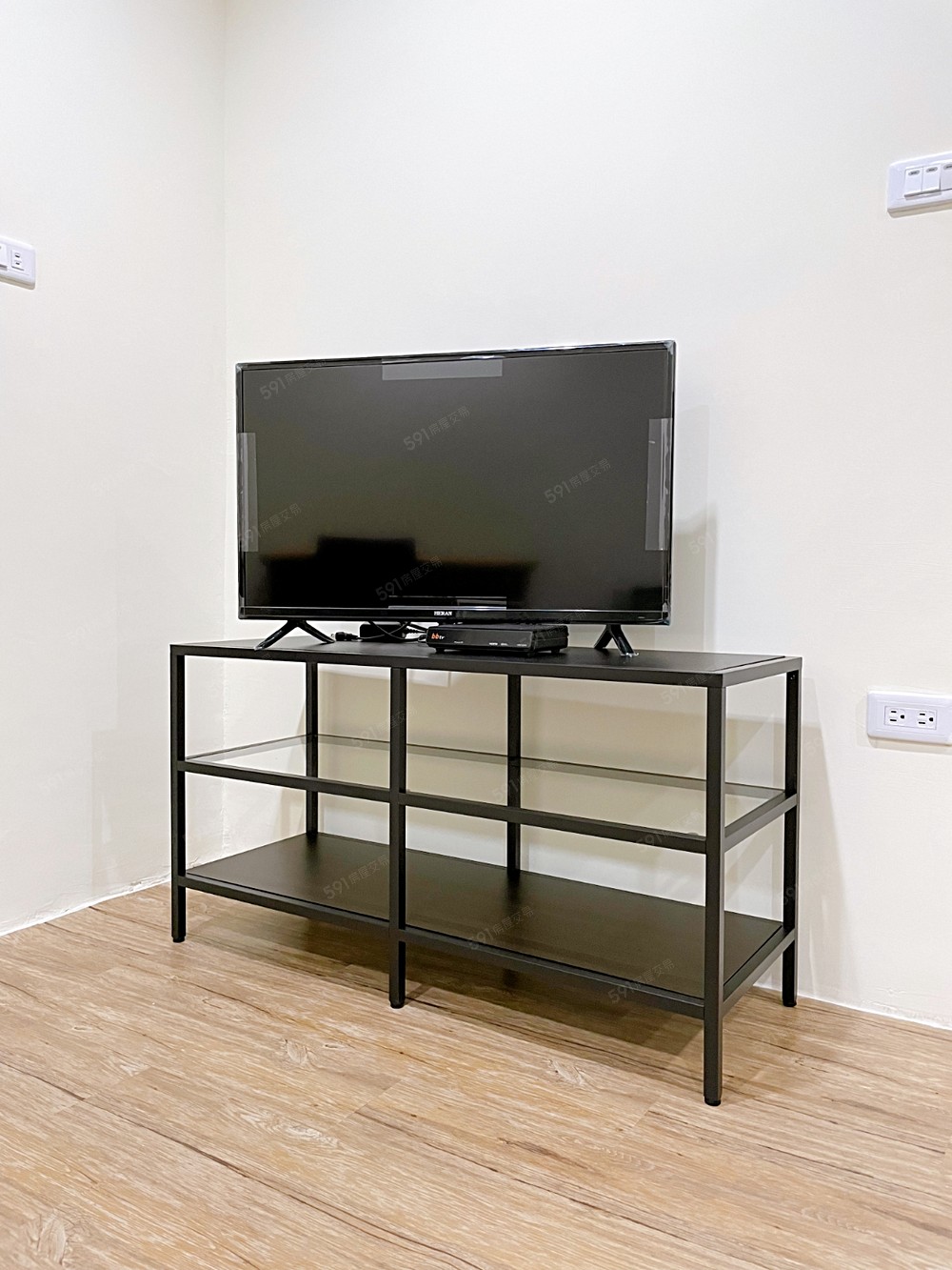 32吋液晶電視,寬頻上網