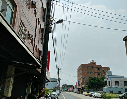 近湖口中國科大優值套房路邊 - Image 1