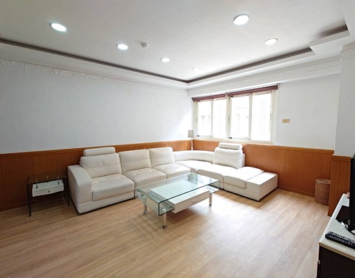 🉑租屋補助羅高&北成國小家具家電齊全華廈 - Image 1