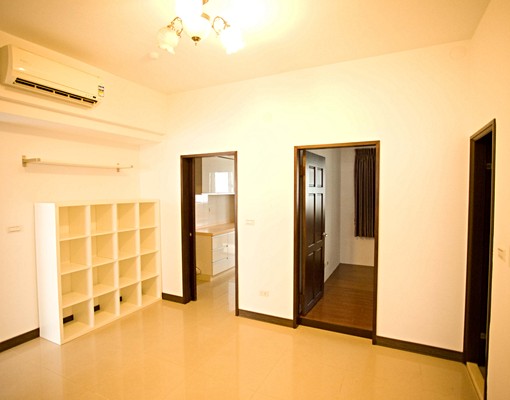 新市國小旁社區適合家庭大三房含車位管理費 - Image 1