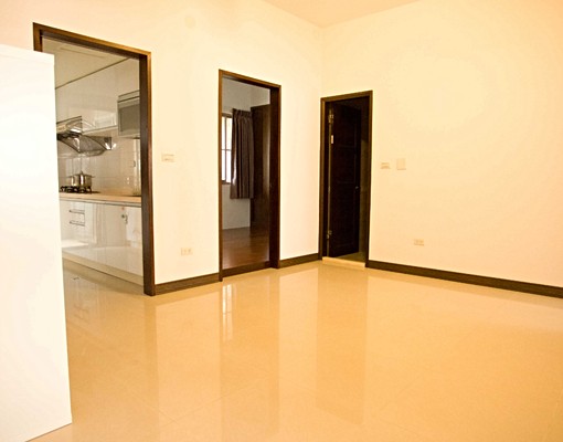 新市國小旁社區適合家庭大三房含車位管理費 - Image 4