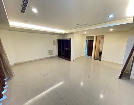 竹北整棟電梯店面別墅出租 - Image 8