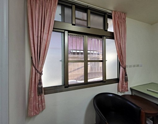 🚩豐原火車站旁🚩室內機車位🚩採光佳🚩機能佳🚩 - Image 2