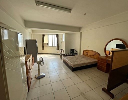 分層出租大三房傢俱齊全適合宿舍有車位 - Image 1