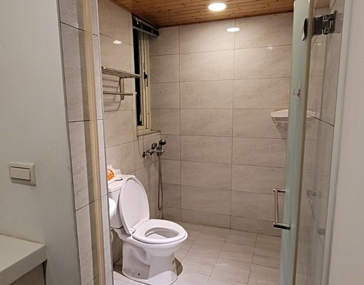 中和忠孝街一房一廳套房稀有釋出 - Image 6