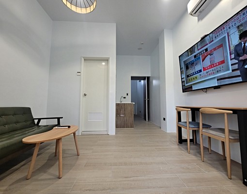 【★免仲介費★】家樂福中興商圈【2房小豪宅】【50吋電視】 - Image 1