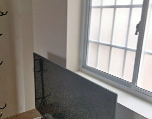 套房出租寬廣的空間一可開伙另計有陽台 - Image 1