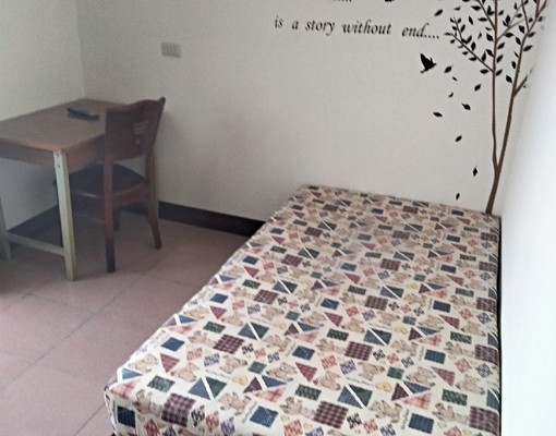 套房出租寬廣的空間一可開伙另計有陽台 - Image 2