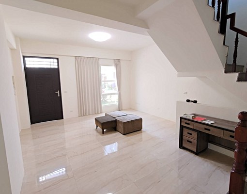 （暫時不出租）“苑裡”透天5房2廳3衛浴室內雙車位 - Image 4