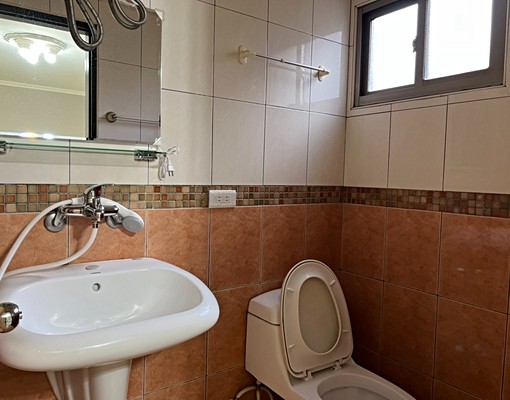 共用洗衣機.可貓*廁所對外窗 - 591租屋網 - Image 3