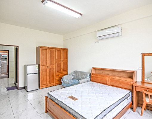 🌈夢時代一層一戶透天陽台大套房,可租補,可寵物 - Image 1